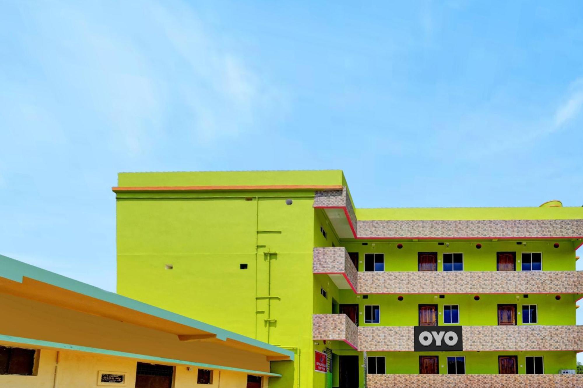 Oyo Flagship 81058 Royal Regalia Ξενοδοχείο Μπουμπάνεσβαρ Εξωτερικό φωτογραφία
