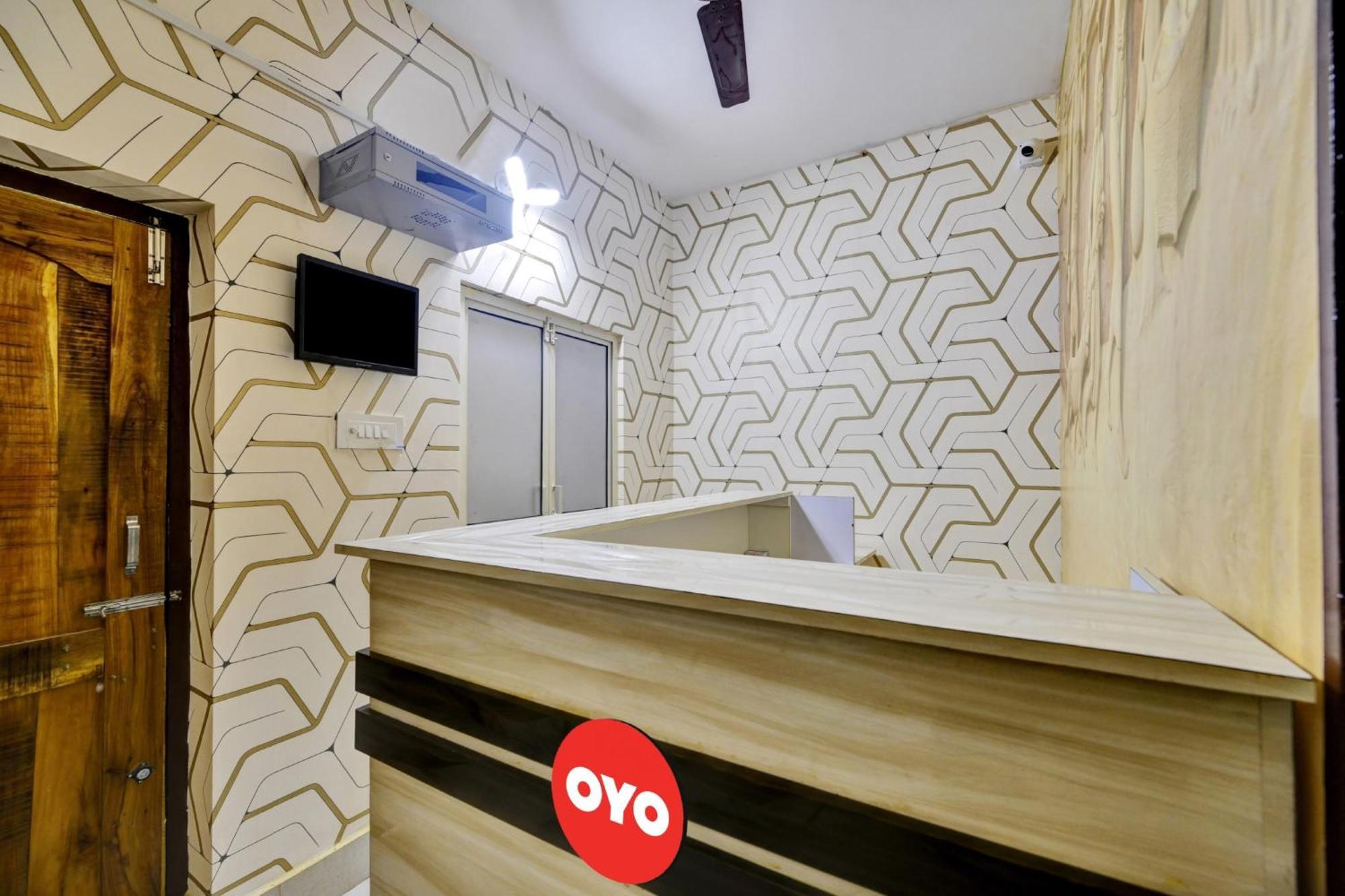 Oyo Flagship 81058 Royal Regalia Ξενοδοχείο Μπουμπάνεσβαρ Εξωτερικό φωτογραφία