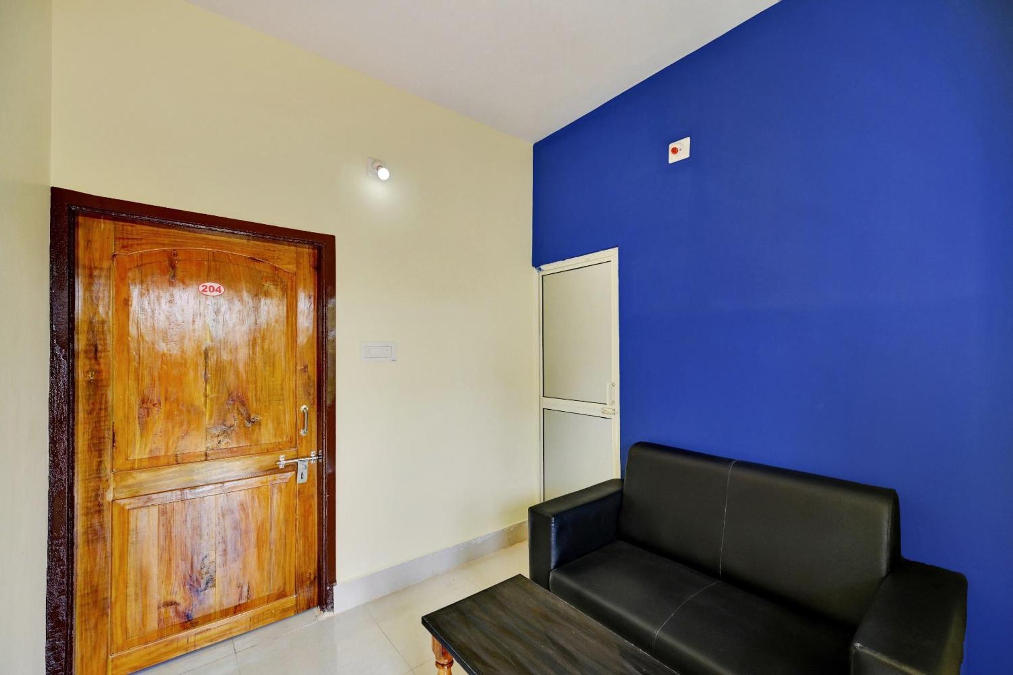 Oyo Flagship 81058 Royal Regalia Ξενοδοχείο Μπουμπάνεσβαρ Εξωτερικό φωτογραφία